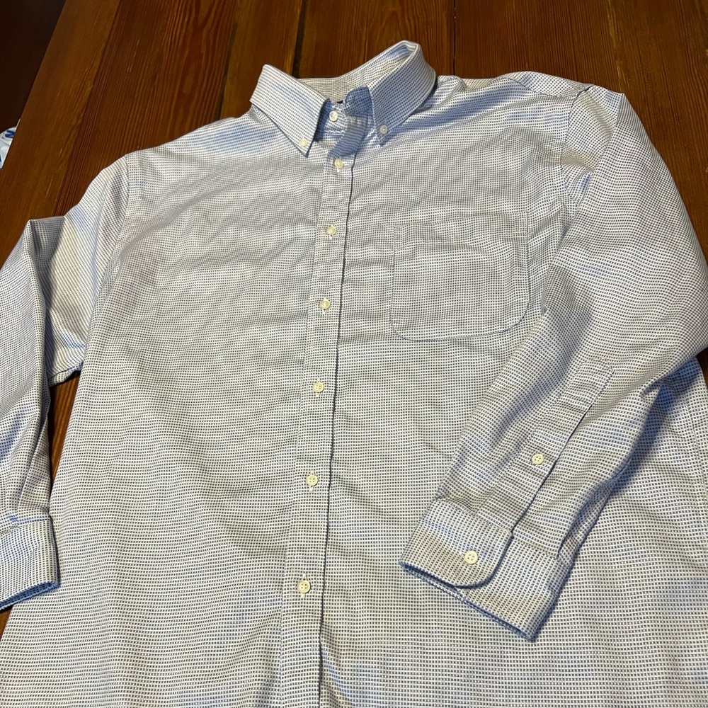 Jos A Bank Men’s Long Sleeve Button Down Blue White Oxford Shirt